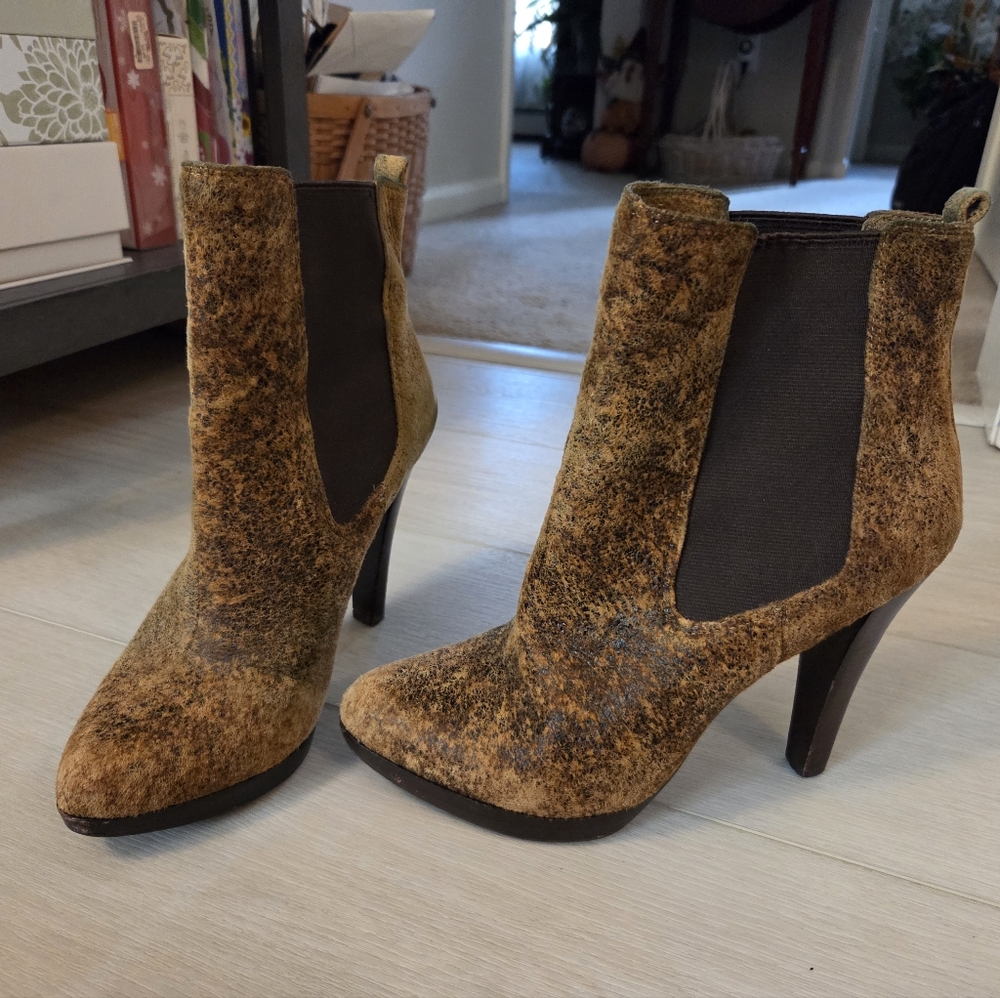Michael Kors Textured Tan Heeled Boots